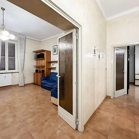 Cozy And Well Connected To The Center Διαμέρισμα *